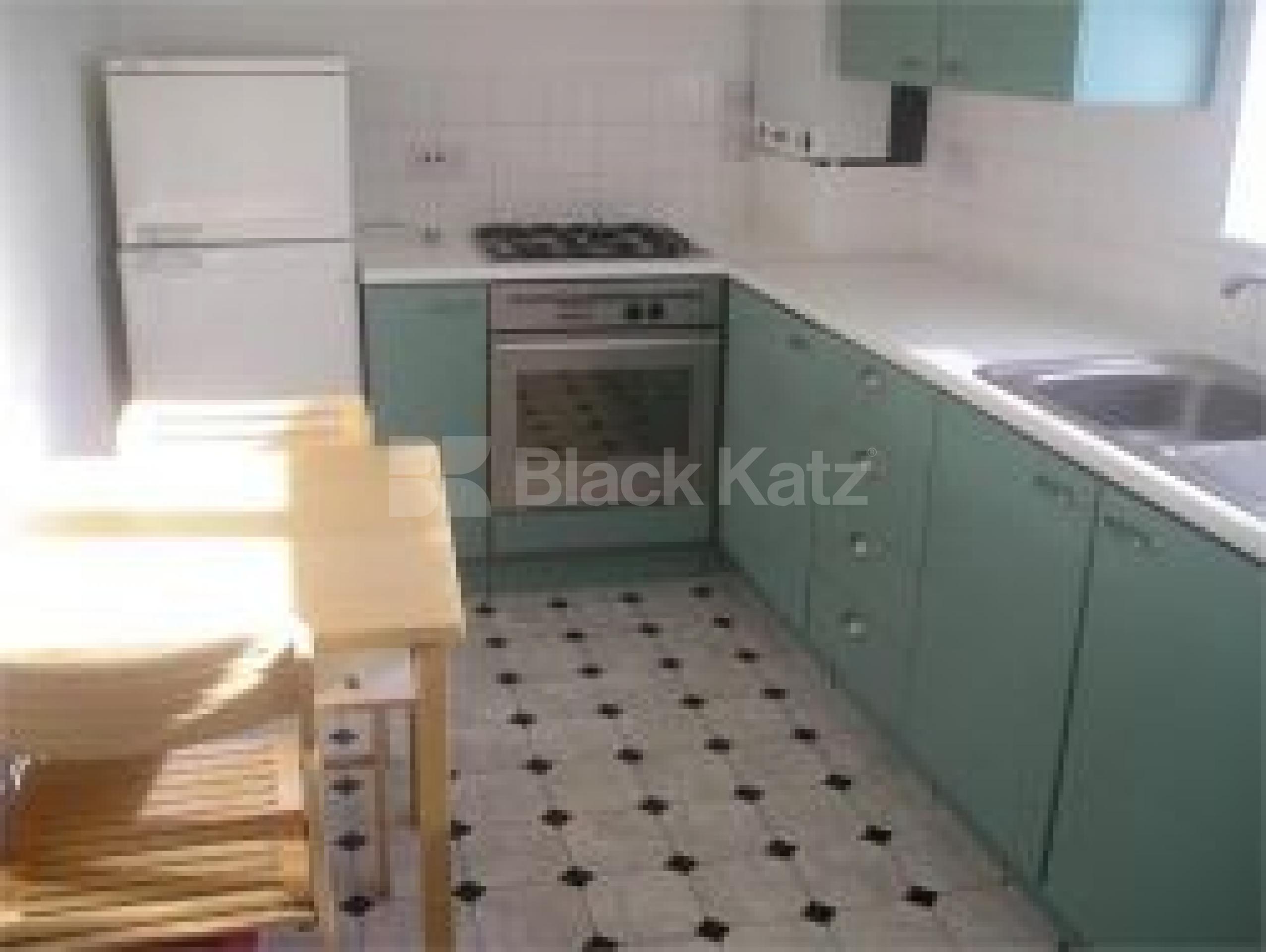 			LET!, 1 Bedroom, 1 bath, 1 reception Flat			 Park Road, CROUCH END N8